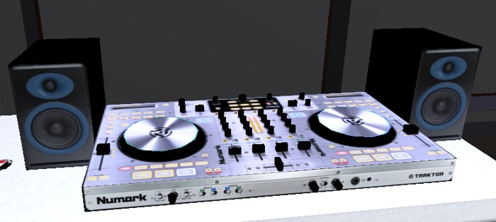 *TRIX* Numark 4Trak Detailed w/ Small Speakers