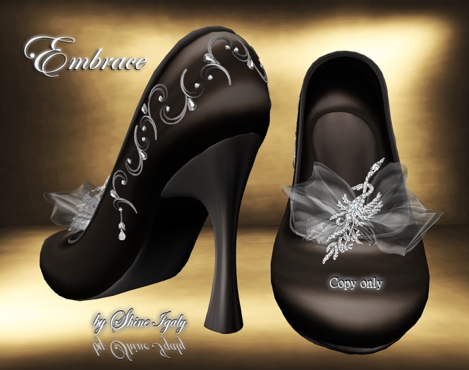 Embrace Black Pumps