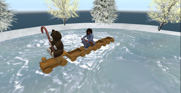 Mesh Train 4 Can Ride On Makes a Circle 12M