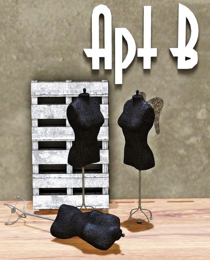 Apt B // Winged Manny Black