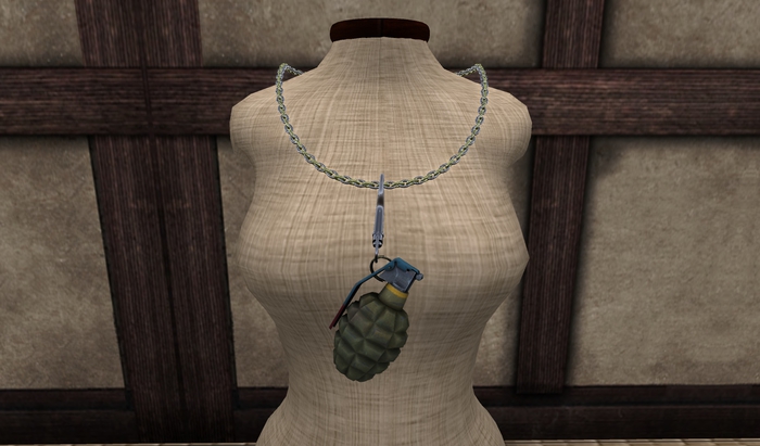 Chained Pineapple Grenade (BOXED)