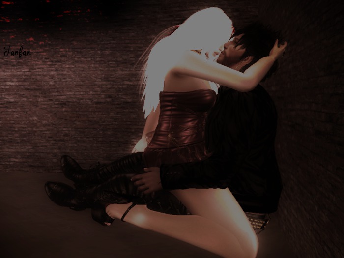 FMS POSES - kiss in the street