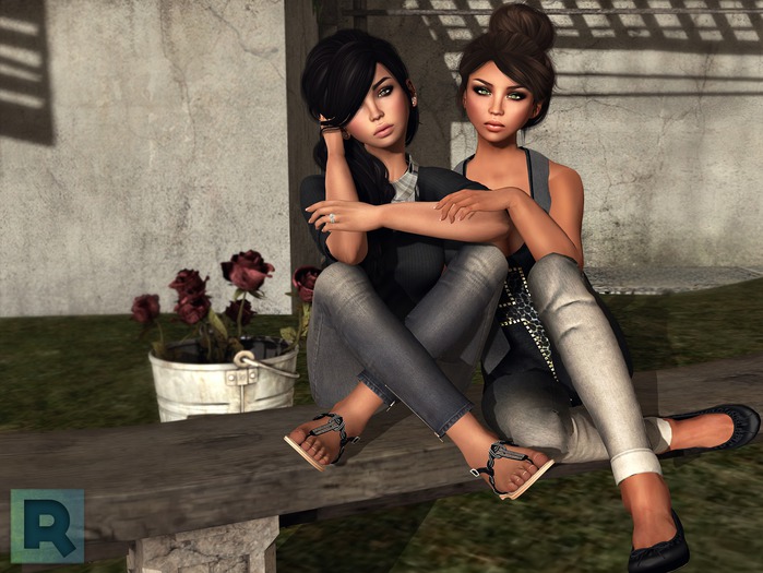 .RIDIC. - Sisters Pose