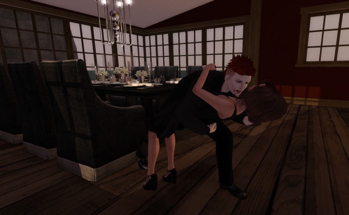 ((Dunphon)) - Lean Back Kiss Pose (Boxed)