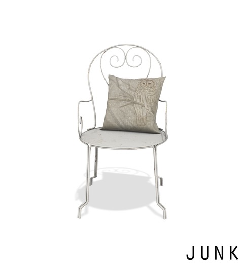 junk. winter love garden chair. cushion.