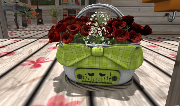 CJ 4 Dozen Roses Basket Green