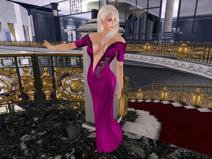 Para's Busty Deep Cleavage Gown - AppliquePink