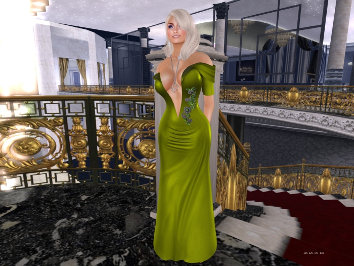 Para's Busty Deep Cleavage Gown - AppliqueLime