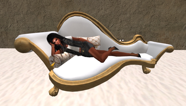 ANTIIQUE SOFA