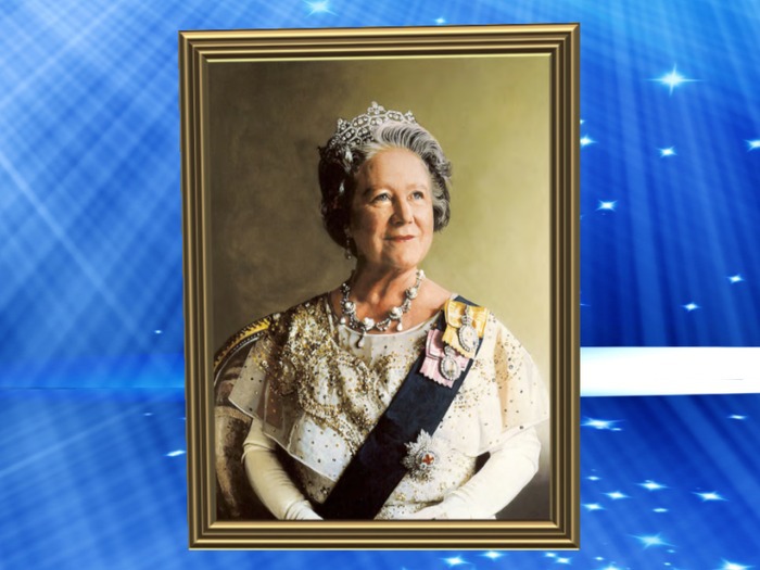 Queen Elizabeth QM Portraid