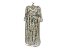 {amiable}Mesh Pedicel Pattern Long Chiffon Dress_Blue