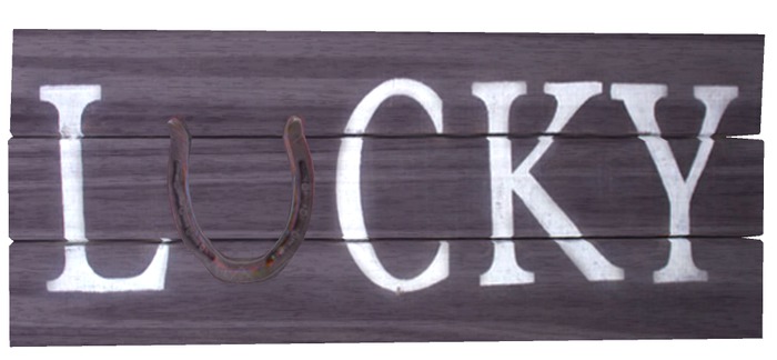 {Q-Essentials} Horseshoe Luck Sign
