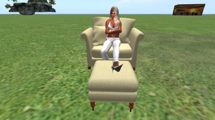 CREAM CHAIR & POUFEE