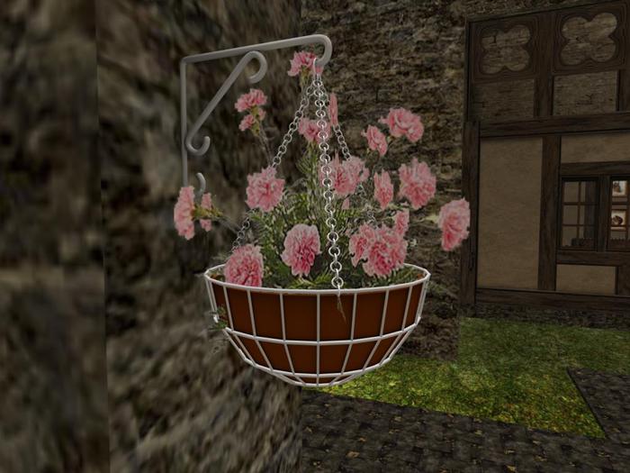 Hanging basket pink roses