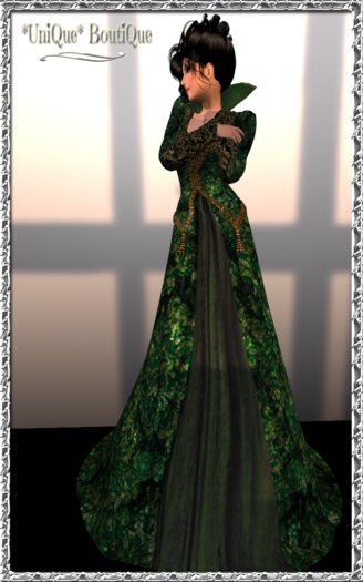 *UniQue* Queen Gown in Green