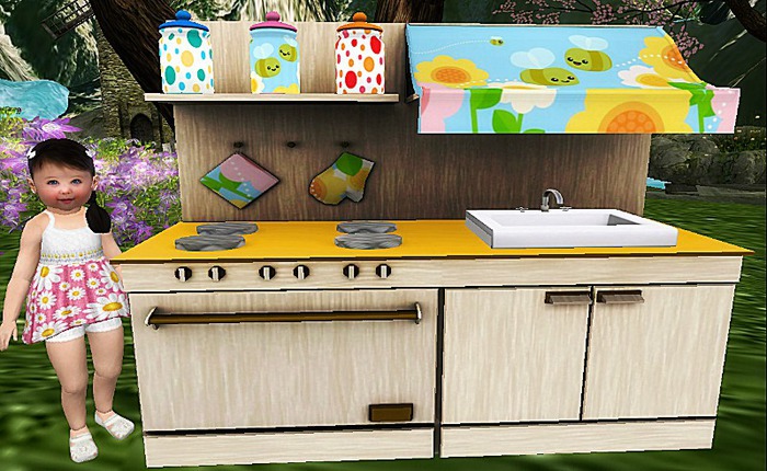 My First Kitchen = Bumble Bee