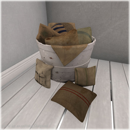 Apt B // Douze Roses - Basket Pillows