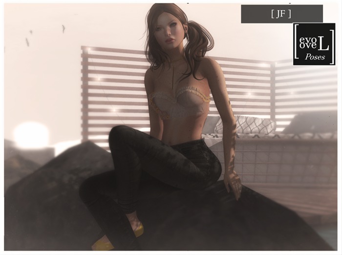 [evoLove] - JF -  Sit Pose