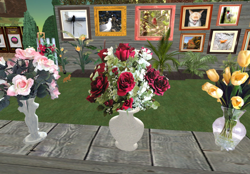 Red Rose Bouquet In Sculptie Vase