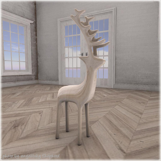 Trompe Loeil - Carved Reindeer