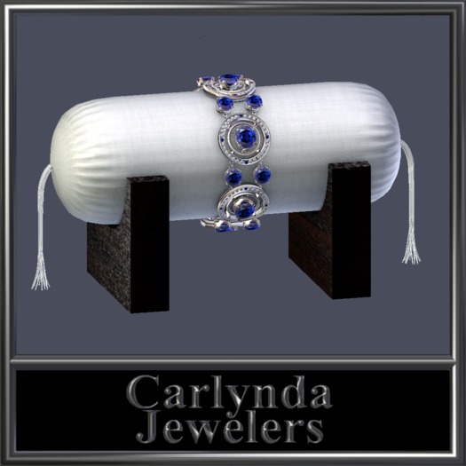 platinum emerald necklace and earrings