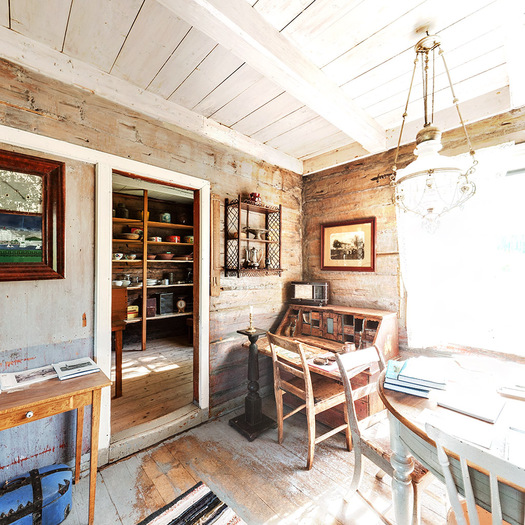 unpack to open magic windows The old farmhouse b
