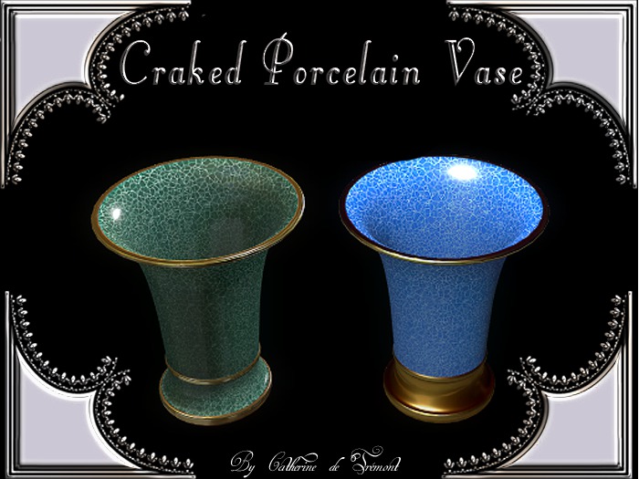 "CdT" Craked Porcelain Vase