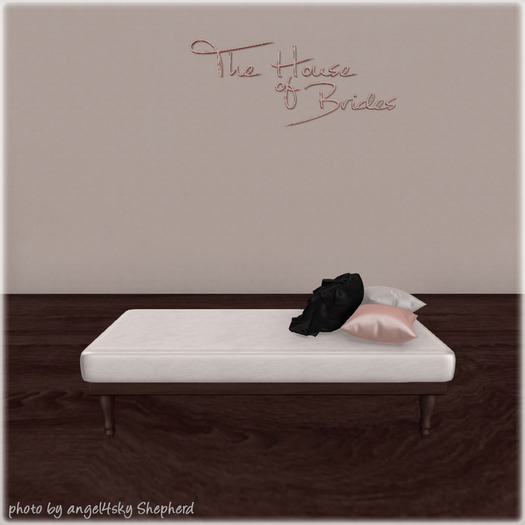 07. Dead Dollz - The House of Brides - Bench