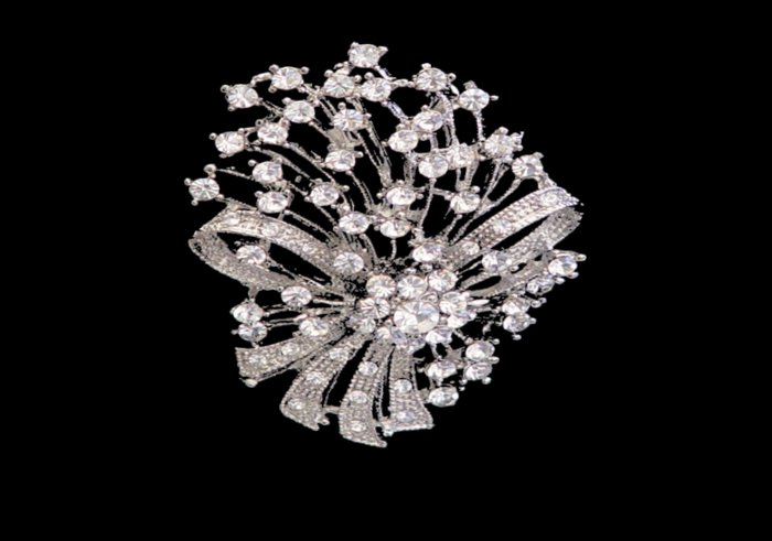 Broach diamonds modern boxed jewelery 