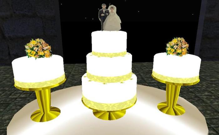 Wild & Golden Wedding Cake