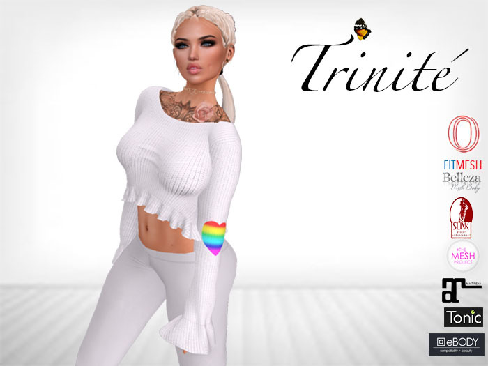 Trinite Snuggle Up Sweater White (wear me to unpack)