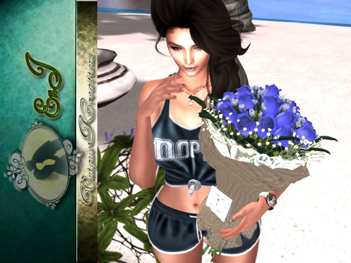 A sweet of bunch roses blue