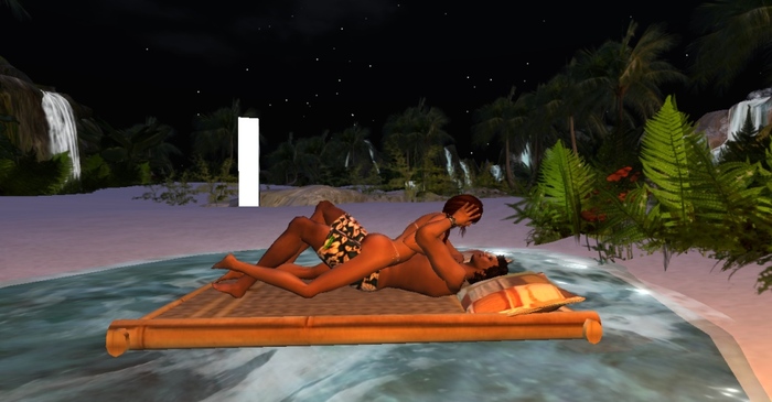 Paradise Raft with couple poses