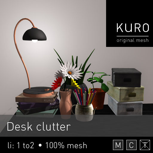 Kuro - Desk clutter