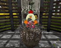 CJ Easter Planter with Wood Chicken Box