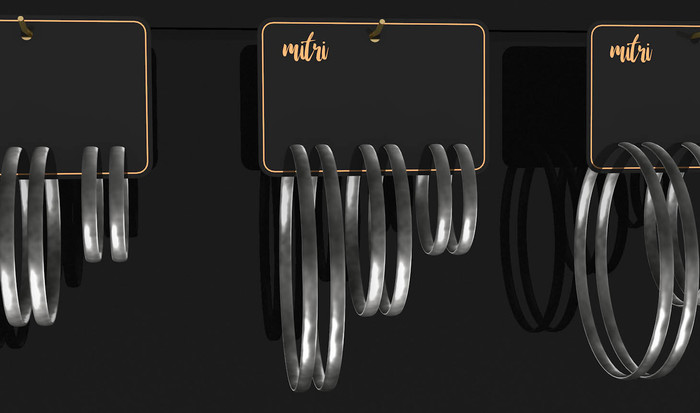 Mitri // Piper earring Silver // wear to unpack