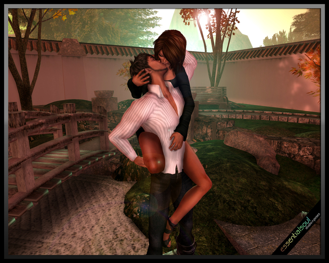 *ES* Couple poses - Amazed