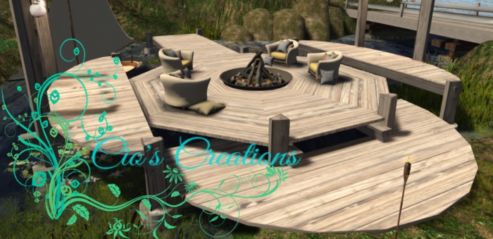 Cio's Creations - Wood Peer