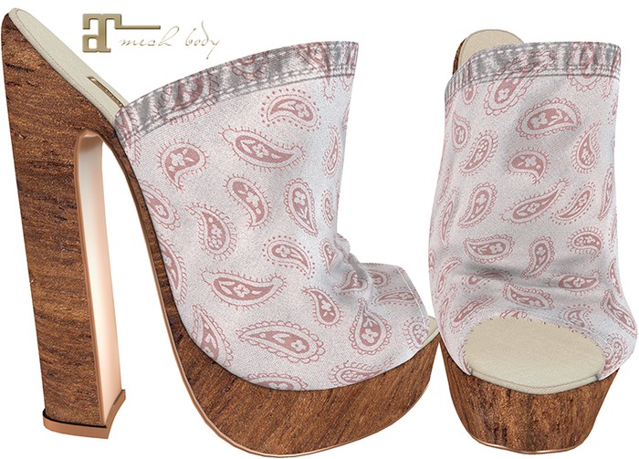 :::ChicChica::: Hailey White