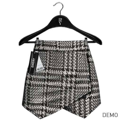 Emery Dog Tooth Wrap Short DEMO