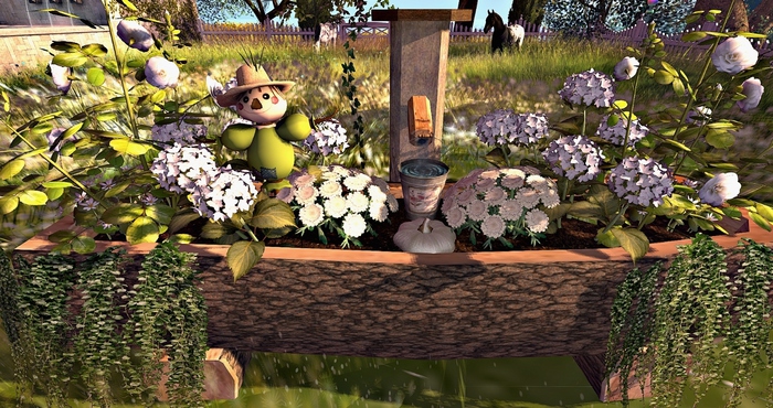 CJ Autumn Water Trough Planter White