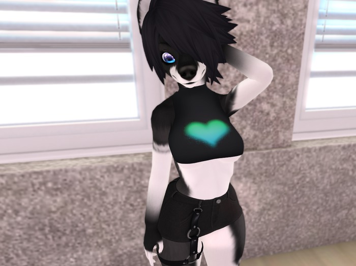 Fitted Half Top - Green/Blue Heart