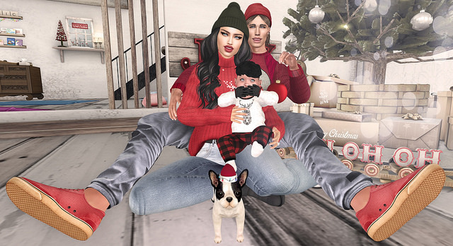 SP Bento pose Family with ugly Christmas sweaters