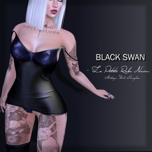 ! Black Swan ! Robe Noire- blue