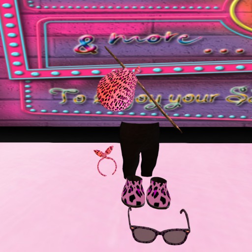 Lilly: LeopardOutfit