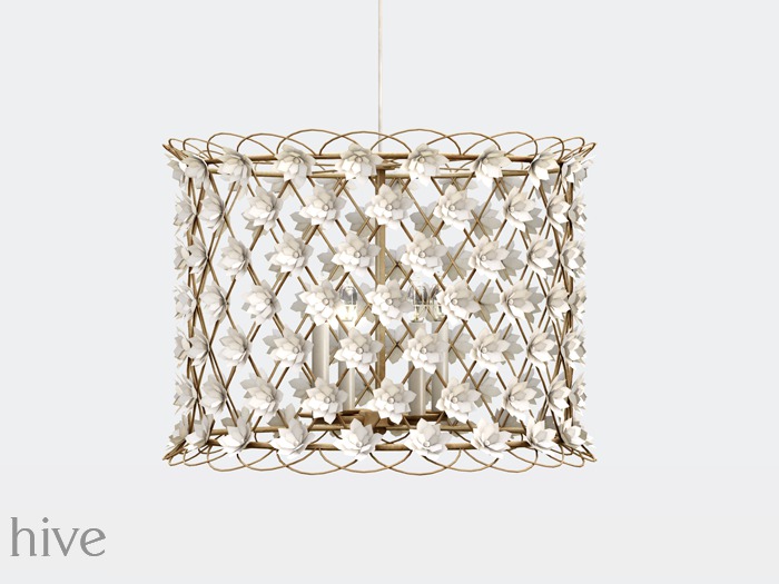hive // dainty flower hanging light [wear to unpack]