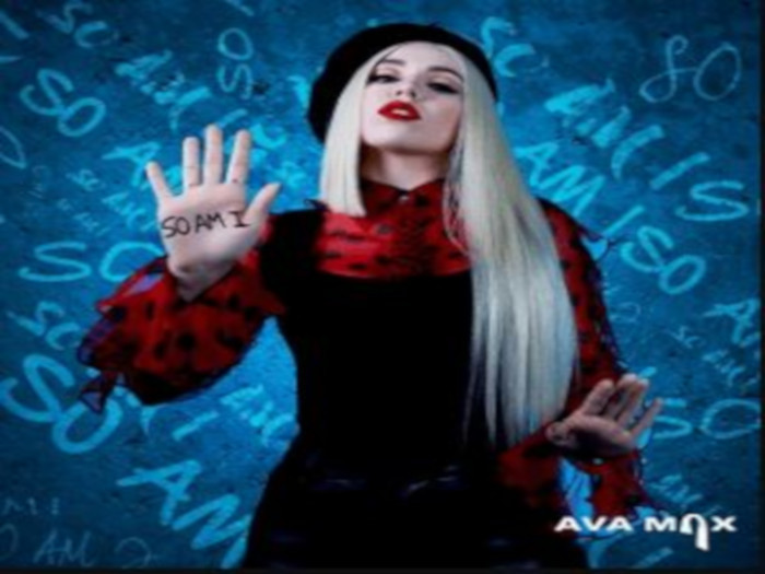 Ava Max So Am I - Dancer