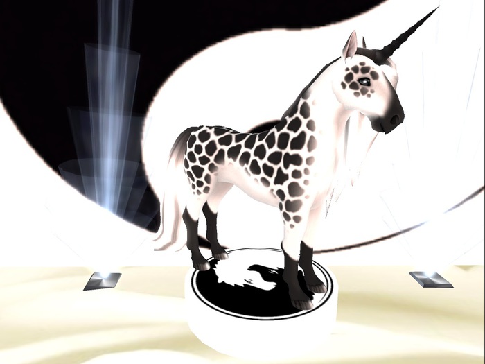 Amaretto Breedable Bundle Spotted A.R.U. - White