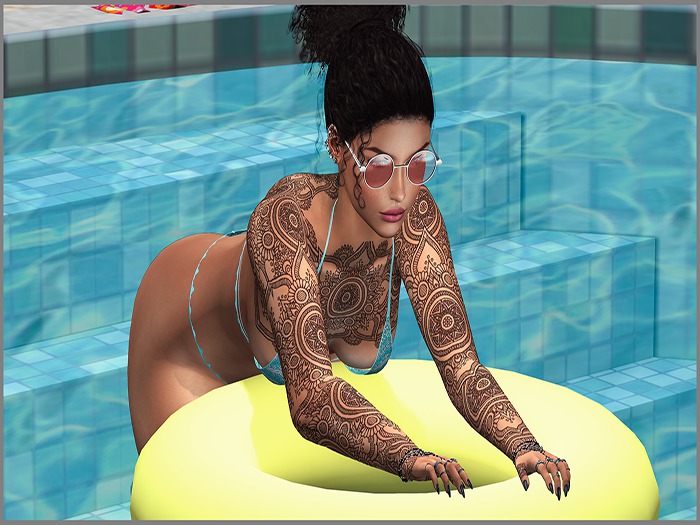 Jess Poses Bento Piscine 2