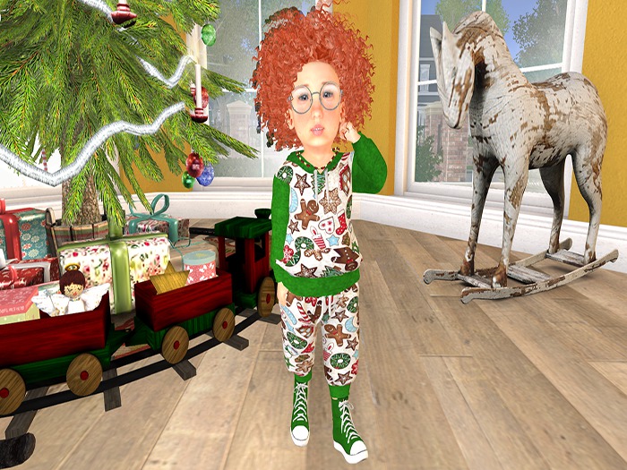 The Tree House Delivery HUD - Gingerbread Sweatsuit